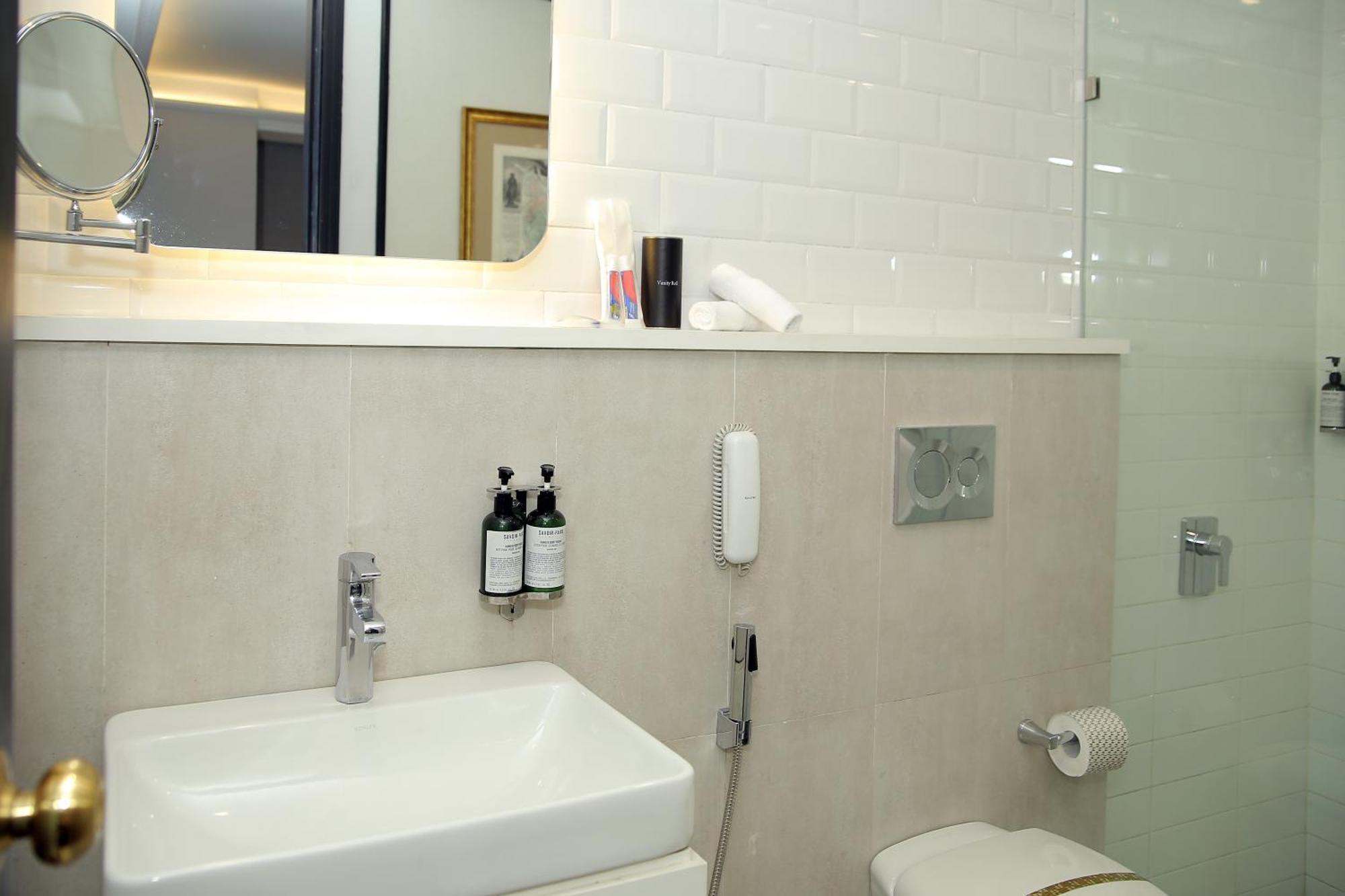 Ambiance Boutique Art Hotel Lahore Quarto foto Bathroom in a hotel