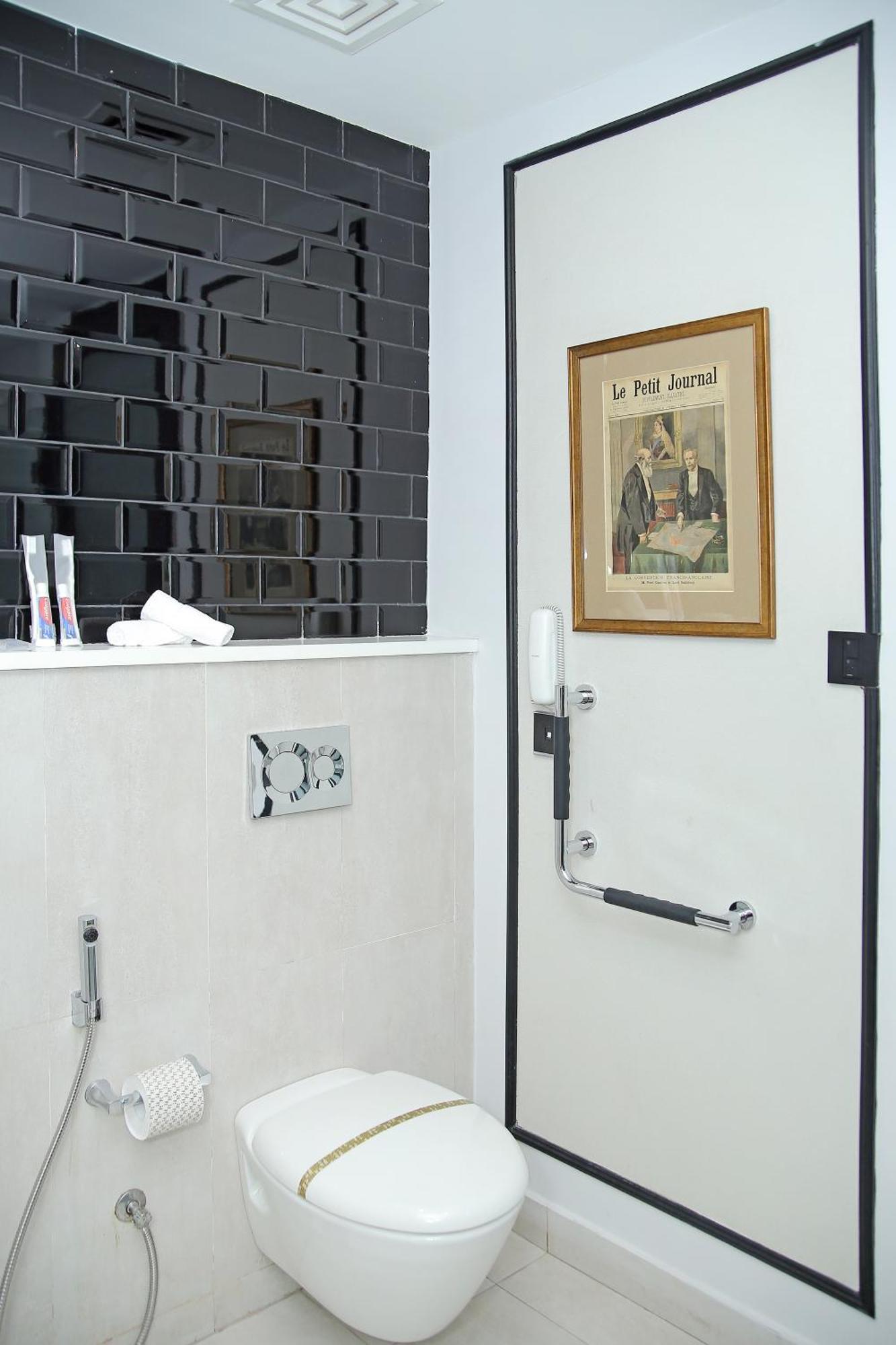 Ambiance Boutique Art Hotel Lahore Quarto foto A concealed shower valve